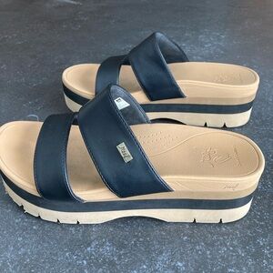 Reef Banded Horizon Platform Sandal - size 9